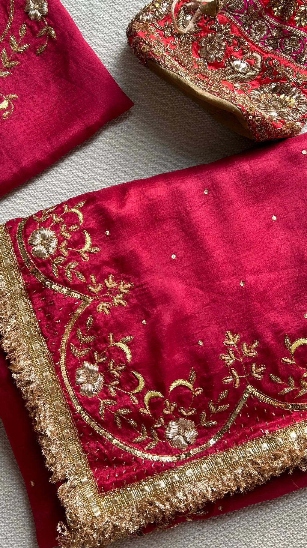 The rouge pink pure mulberry silk saree with zardozi and aari hand embroidery. - 2