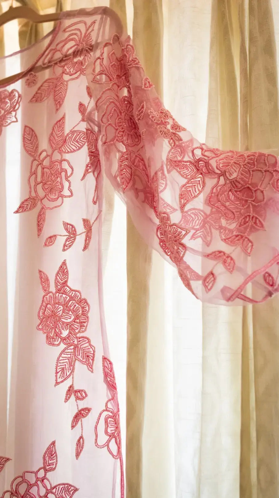 Pink pure organza silk kurta and dupatta set with beads hand embroidery - 3