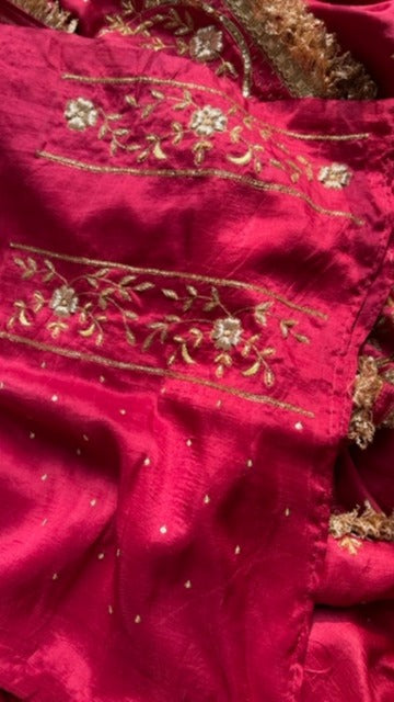 The rouge pink pure mulberry silk saree with zardozi and aari hand embroidery. - 3