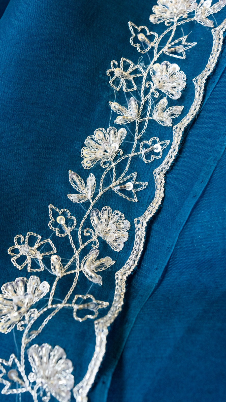 Pure organza sik saree with cutdana and zari kasab hand embroidery - 2