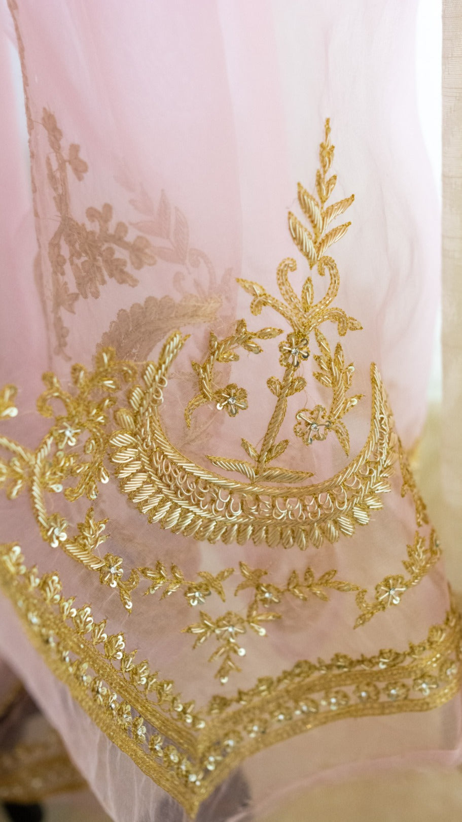 Pure organza silk saree with dainty zardozi embroidery - 4